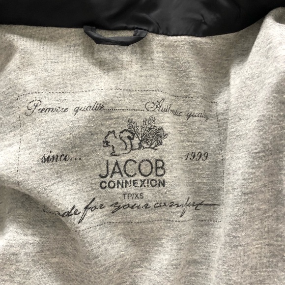 Black Puff Vest - Picture 4 of 5